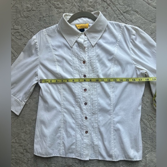 St. John White Short Sleeve Button Down Blouse Size 8 - Picture 8 of 11